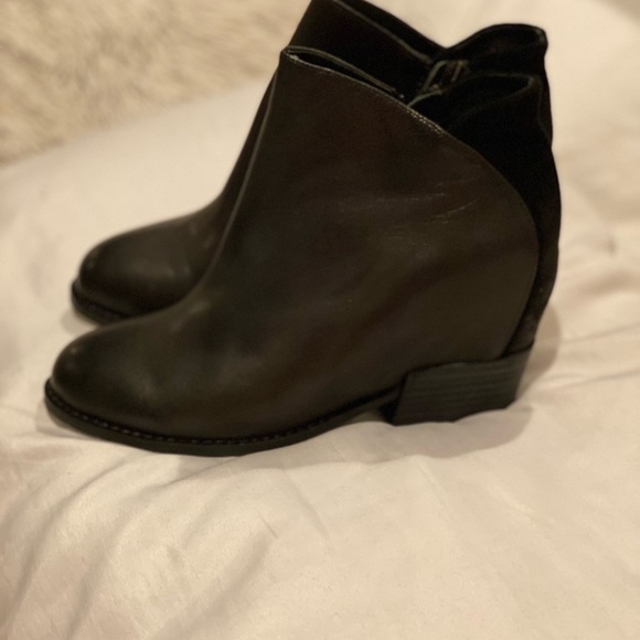 ANTELOPE 762 Ankle Boot- Black Leather Hidden Heel - Picture 2 of 8